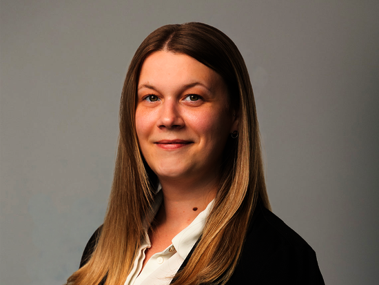 Foto (Portrait) von Lena Gehm, die freundlich lächelt.